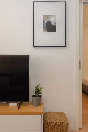 Interior - Liiiving in Porto - Invictus Bolhao Market (Porto)