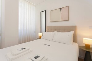 2 bedrooms, iron/ironing board, WiFi, bed sheets - Liiiving in Porto - Invictus Bolhao Market (Porto)