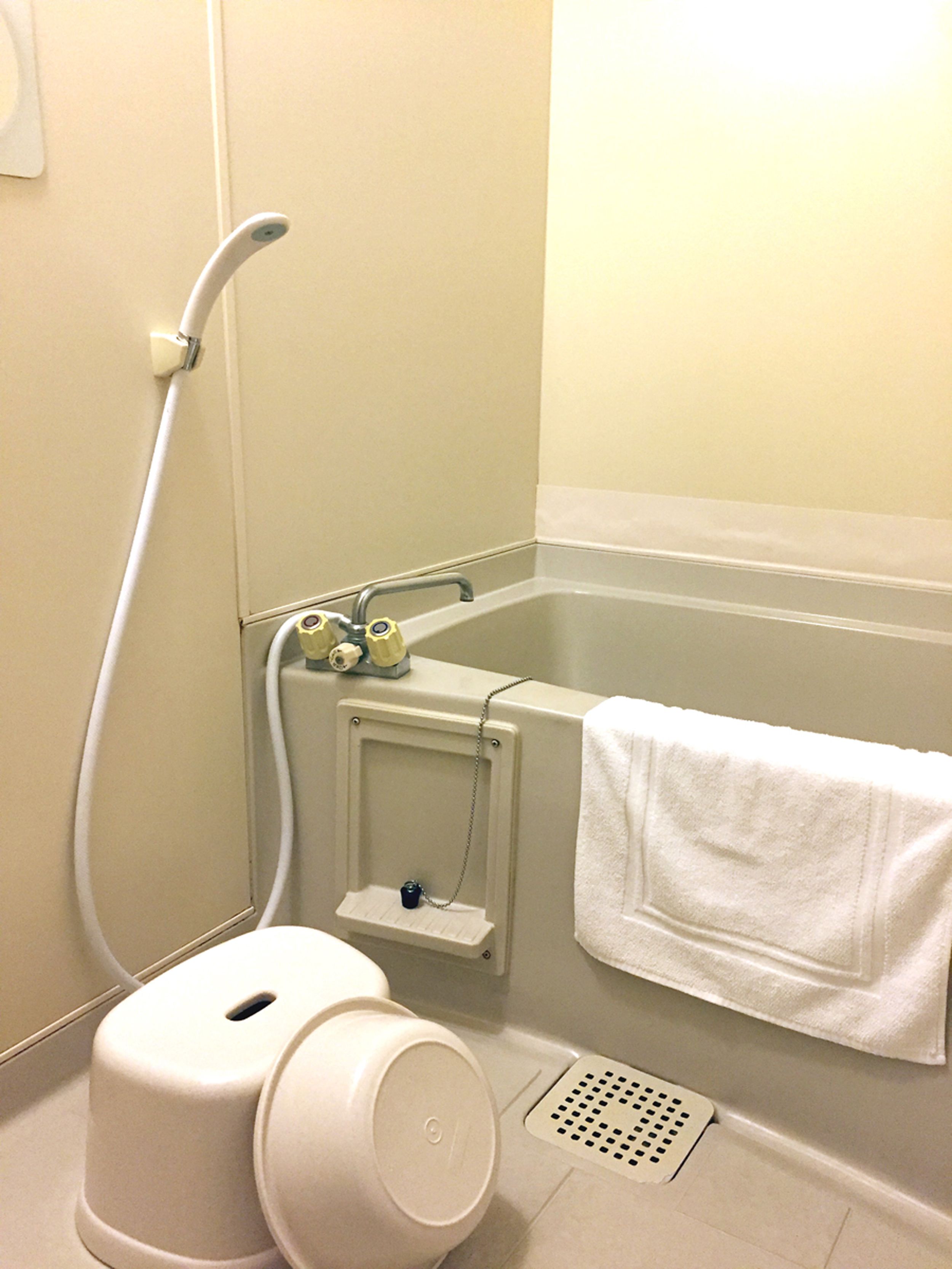 japanese style room, smoking | bathroom | combined shower/bathtub, deep-soaking bathtub, free toiletries