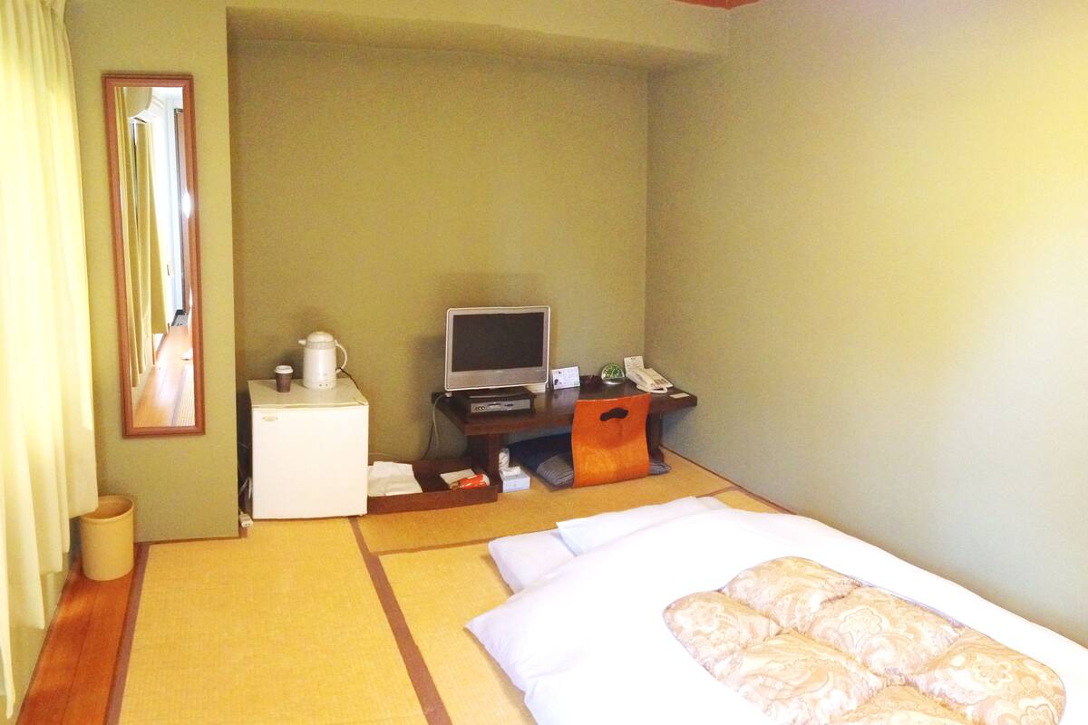japanese style room, single use, smoking | down duvets, free wifi, bed sheets