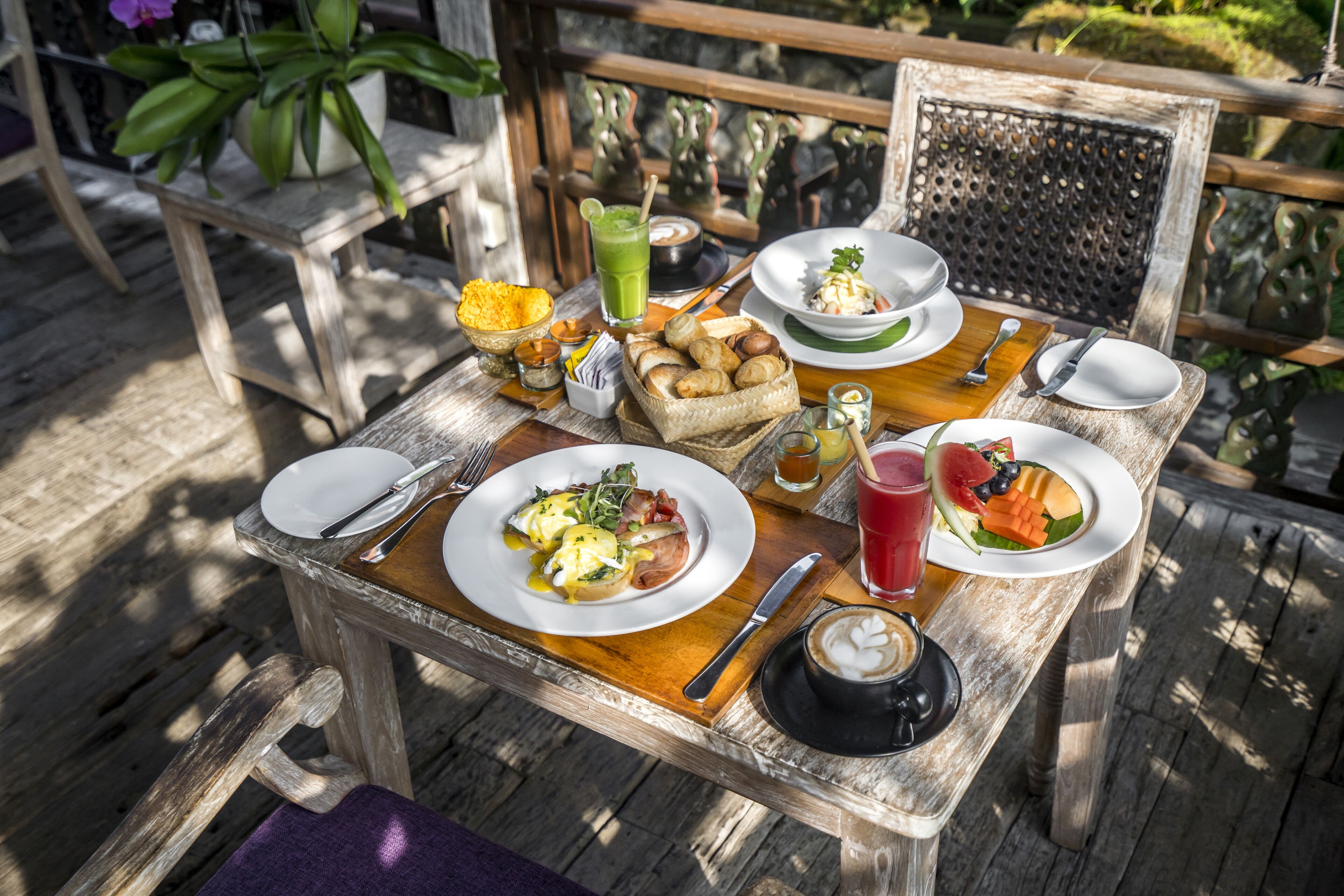 Daily continental breakfast for a fee