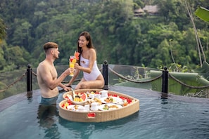 Daily continental breakfast for a fee - Pramana Watu Kurung Resort (Ubud)