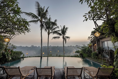 Pramana Watu Kurung Resort