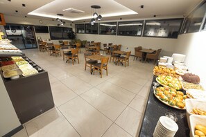 Desayuno buffet incluido todos los días 