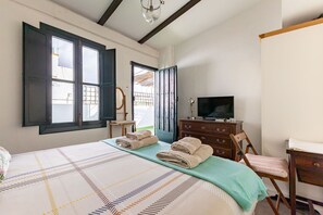 3 bedrooms, iron/ironing board, WiFi, bed sheets - Champion Duplex terrace and garage 6 pax City Center (Sevilla)