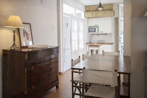 Dining - Champion Duplex terrace and garage 6 pax City Center (Sevilla)