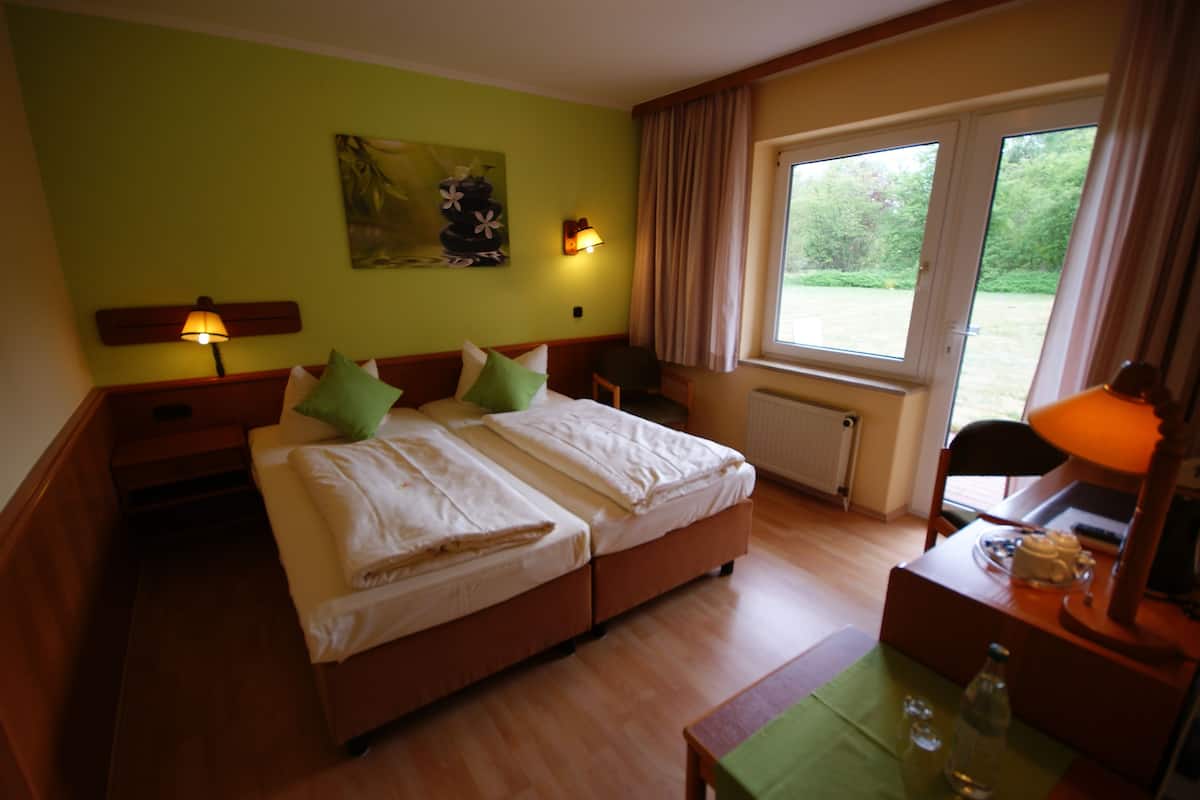 Comfort Double Room | Living area | TV