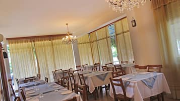 Almoço e jantar, culinária local