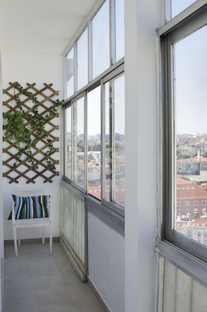 Interior - Spectacular View and Lower Rio 2BD APT * CENTRAL * (Lisboa)