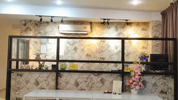 Quầy tiếp tân