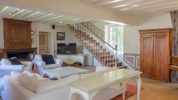 TV, fireplace, table football, ping pong