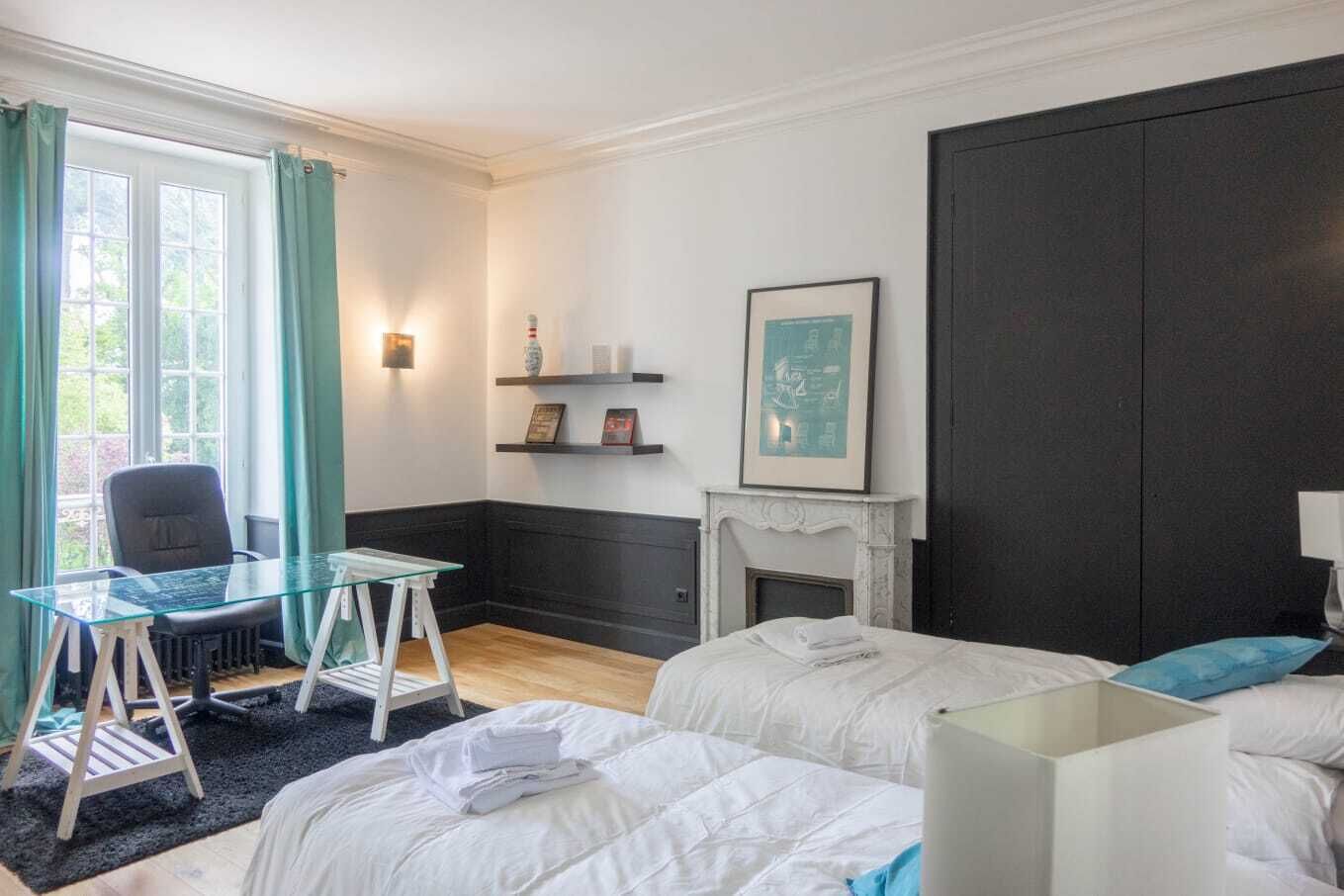 5 多间卧室、办公桌、熨斗/熨衣板、旅行婴儿床