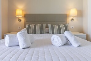 3 bedrooms, in-room safe, iron/ironing board, free WiFi