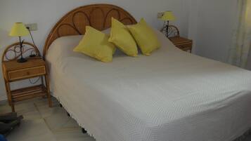 2 bedrooms, in-room safe, iron/ironing board, free WiFi
