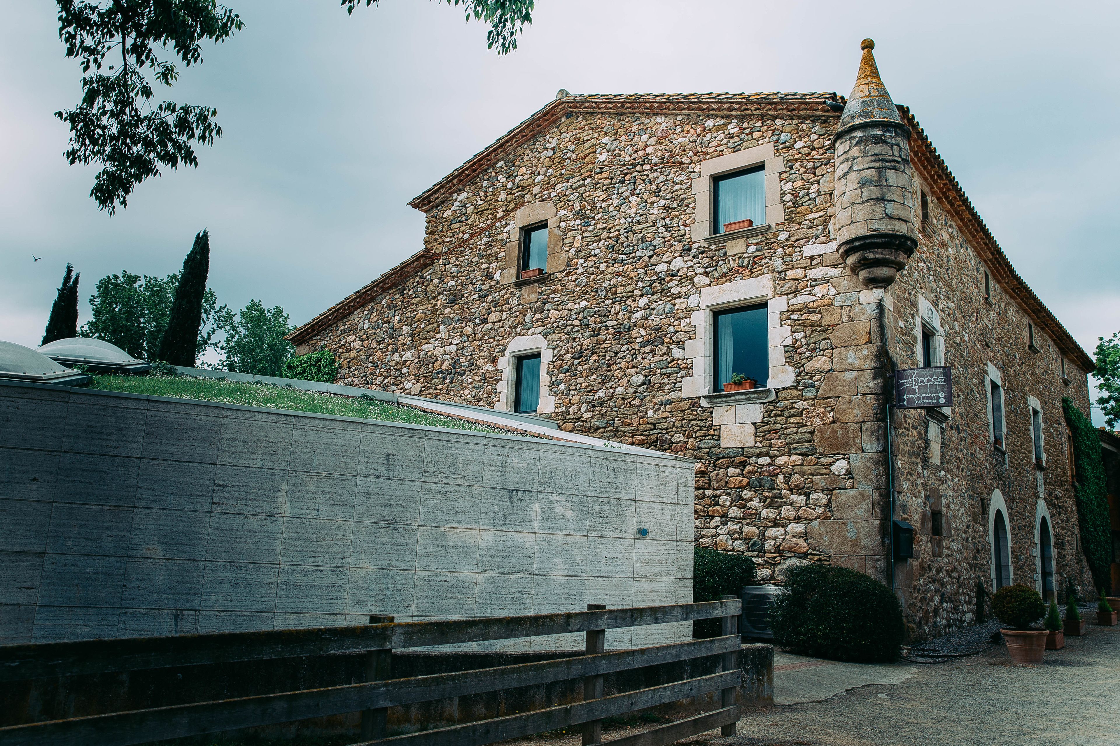 ด้านหน้าที่พัก