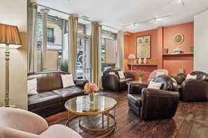 Lobby sitting area - Hotel De Sevres (Paris)
