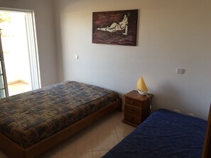 2 chambres, fer et planche à repasser, Wi-Fi, literie fournie