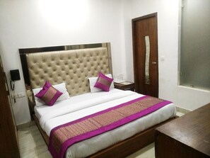 Deluxe Double Room | View from room - Hotel Indo continental (New Delhi)