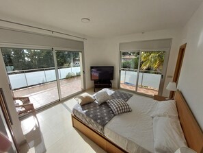 4 chambres, fer et planche à repasser, lit parapluie, Wi-Fi gratuit