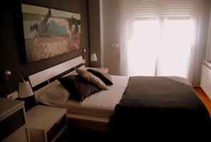 3 chambres, chambres insonorisées, fer et planche à repasser