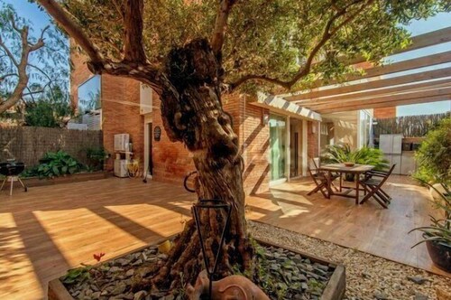 Spectacular duplex near Barcelona and beach