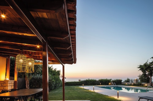 Malvasia Villa in Skouloufia