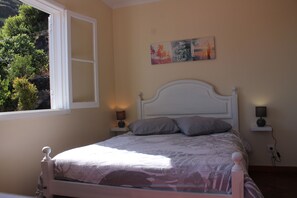5 bedrooms, iron/ironing board, travel cot, free WiFi