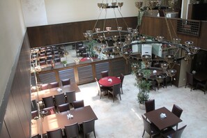 مطعم