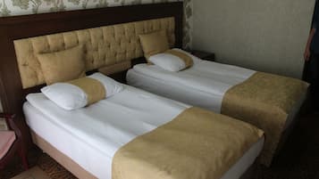 Minibar, escritorio, wifi gratis y ropa de cama