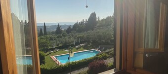 Apartment Suite Azalea. Pool, panoramic view on the Chianti hills.
