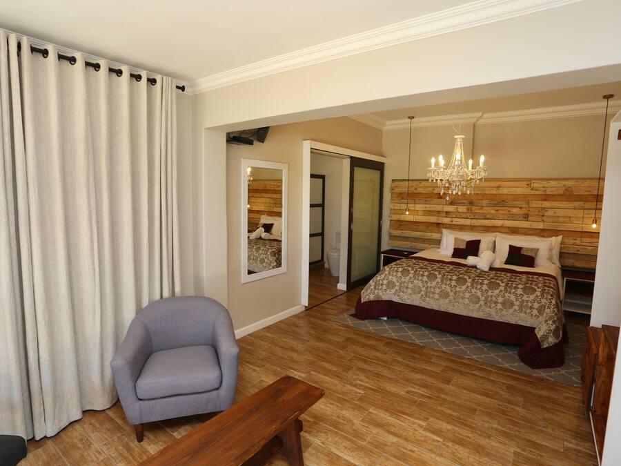 Quarto luxo, 1 quarto | Cofres nos quartos, Wi-Fi de cortesia, roupa de cama