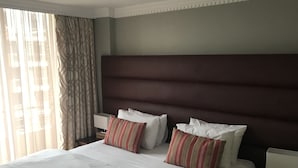 Sails-Penthouse C703 | 2 bedrooms, Egyptian cotton sheets, premium bedding, desk - The Sails Penthouse C703 (Durban)