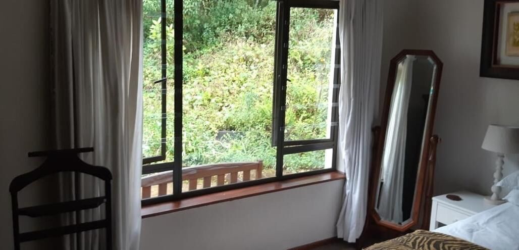 Desk, WiFi (free), bed sheets