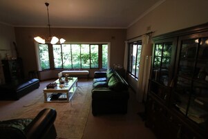 Makaranga | Living room