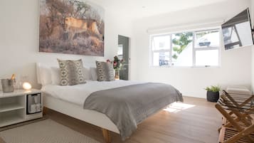 Luxe beddengoed, een strijkplank/strijkijzer, gratis wifi, beddengoed