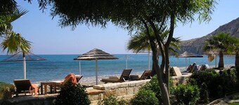 Katikies 19, Luxury Pissouri Beach Villa, Great Relaxing Location