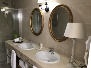 Hair dryer, towels