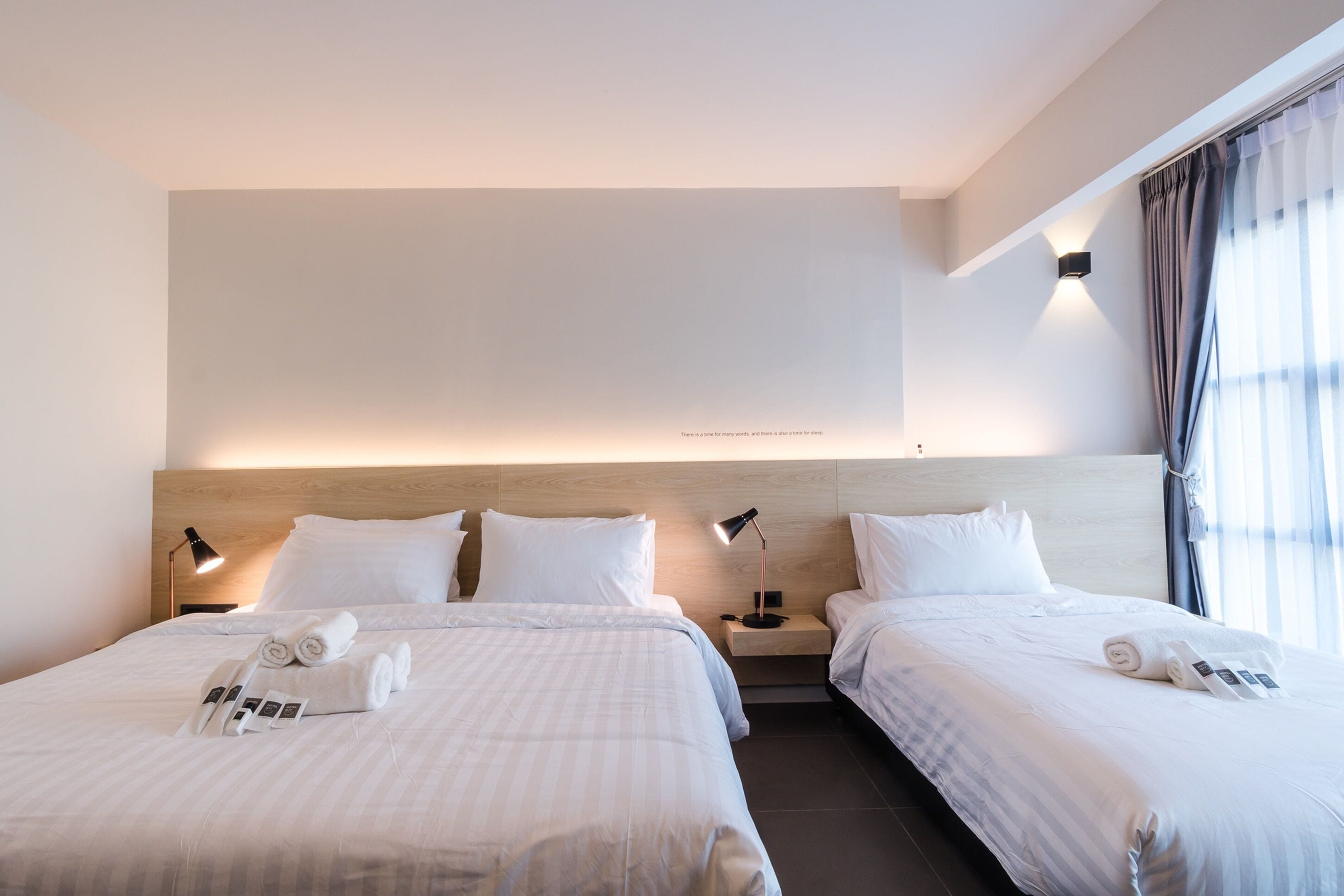 family room for 3 | 1 bedroom, in-room safe, desk, blackout curtains