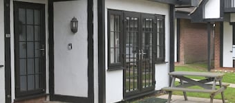 25 Tudor Court, Tolroy Manor