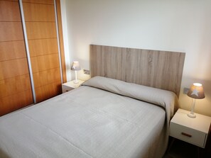 2 bedrooms, iron/ironing board, WiFi, bed sheets - Beach, pool and Golf, private Wifi. (Roquetas de Mar)