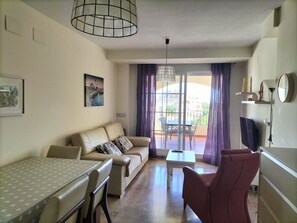 TV, foosball, table tennis, books - Beach, pool and Golf, private Wifi. (Roquetas de Mar)