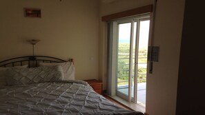 2 bedrooms, iron/ironing board, WiFi, bed sheets - Location...Location...Location!!! Spacious 2bedrm condo, beach+pool+town, Wi-Fi. (Lagos)