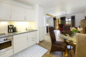 Traditional-Apartment, Balkon, Bergblick