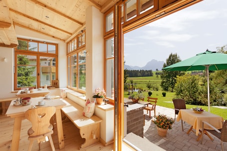 Desayuno buffet diario (EUR 16.00 por persona)