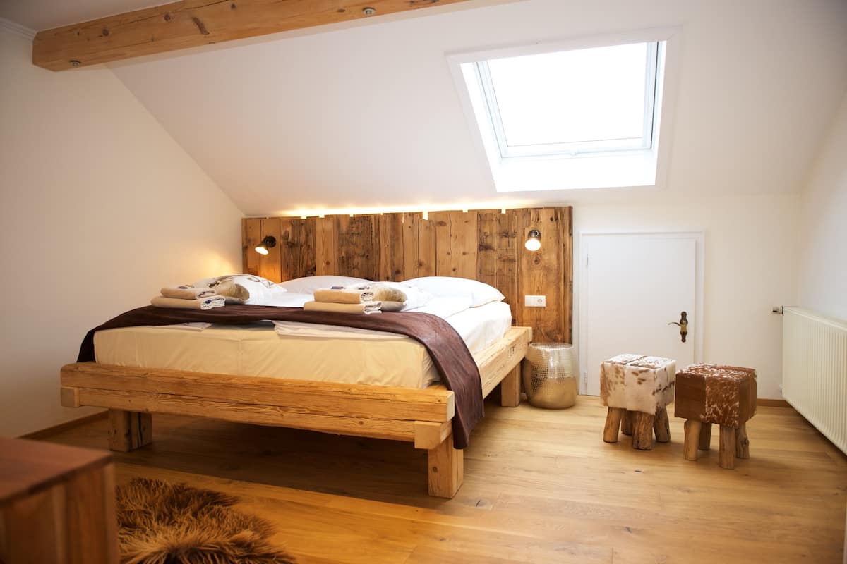 Traditional Apartment, Balcony, Mountain View | Premium bedding, minibar, desk, blackout drapes
