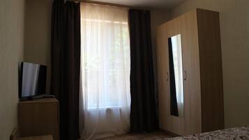 Apartment, 1 Schlafzimmer, zum Innenhof hin | 1 Schlafzimmer, hochwertige Bettwaren, Bügeleisen/Bügelbrett