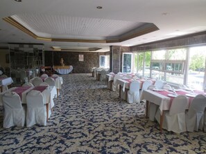 Free daily buffet breakfast - Eyna Hotel (Ankara)