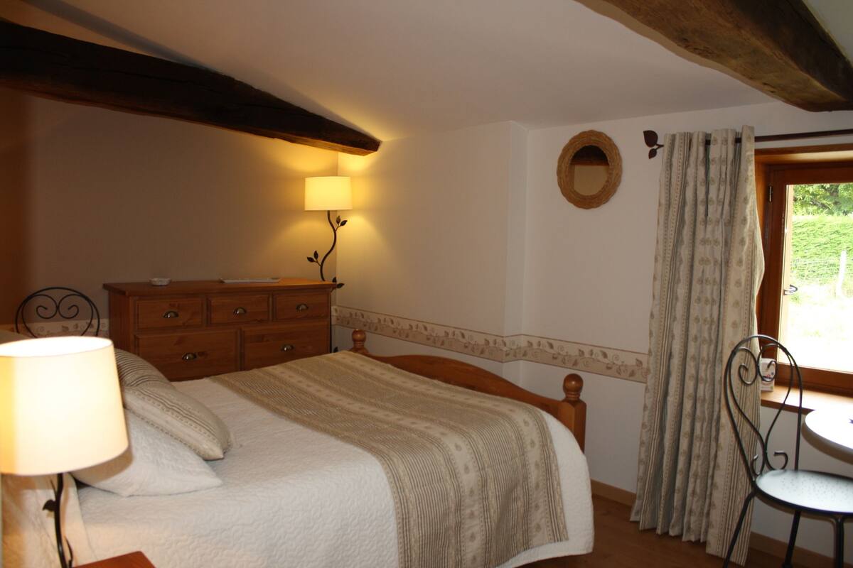 Double Room (Légendes d'automne) | Memory foam beds, individually decorated, individually furnished
