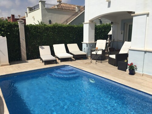 Kahden makuuhuoneen Villa etulinjan golfia Mar Menor Golf Resortissa 