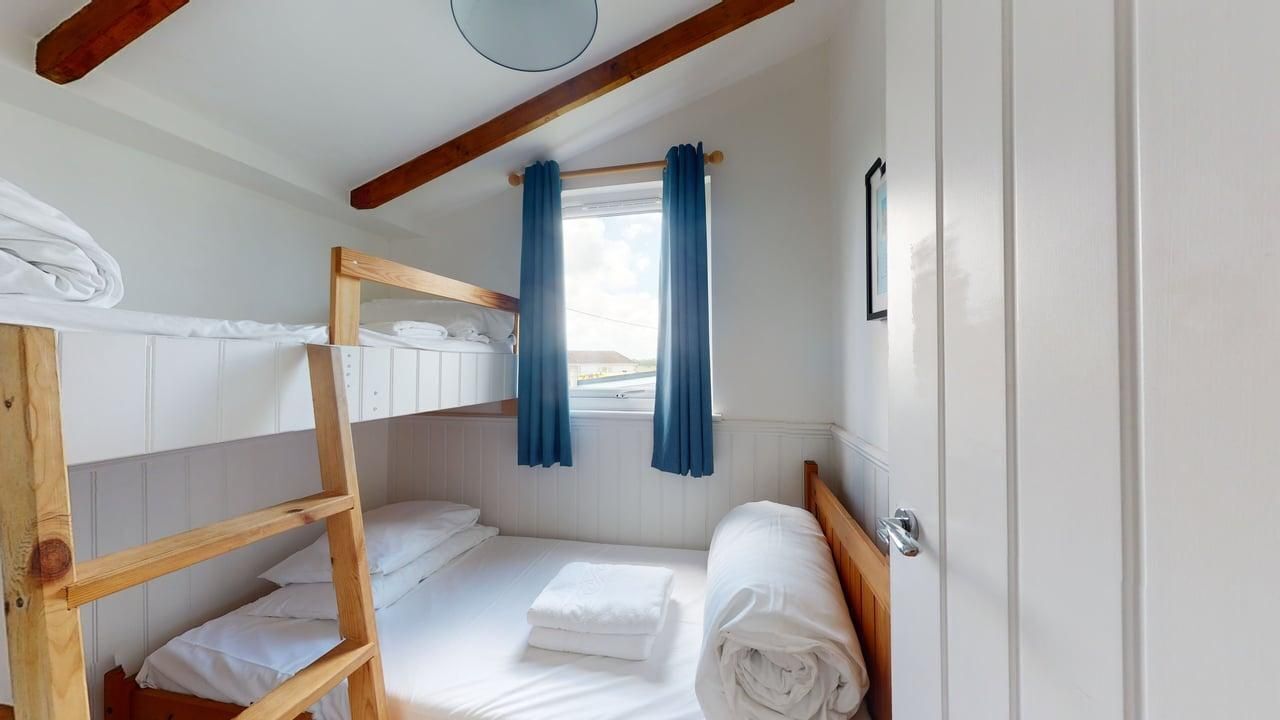 3 chambres, fer et planche à repasser, accès à Internet, literie fournie